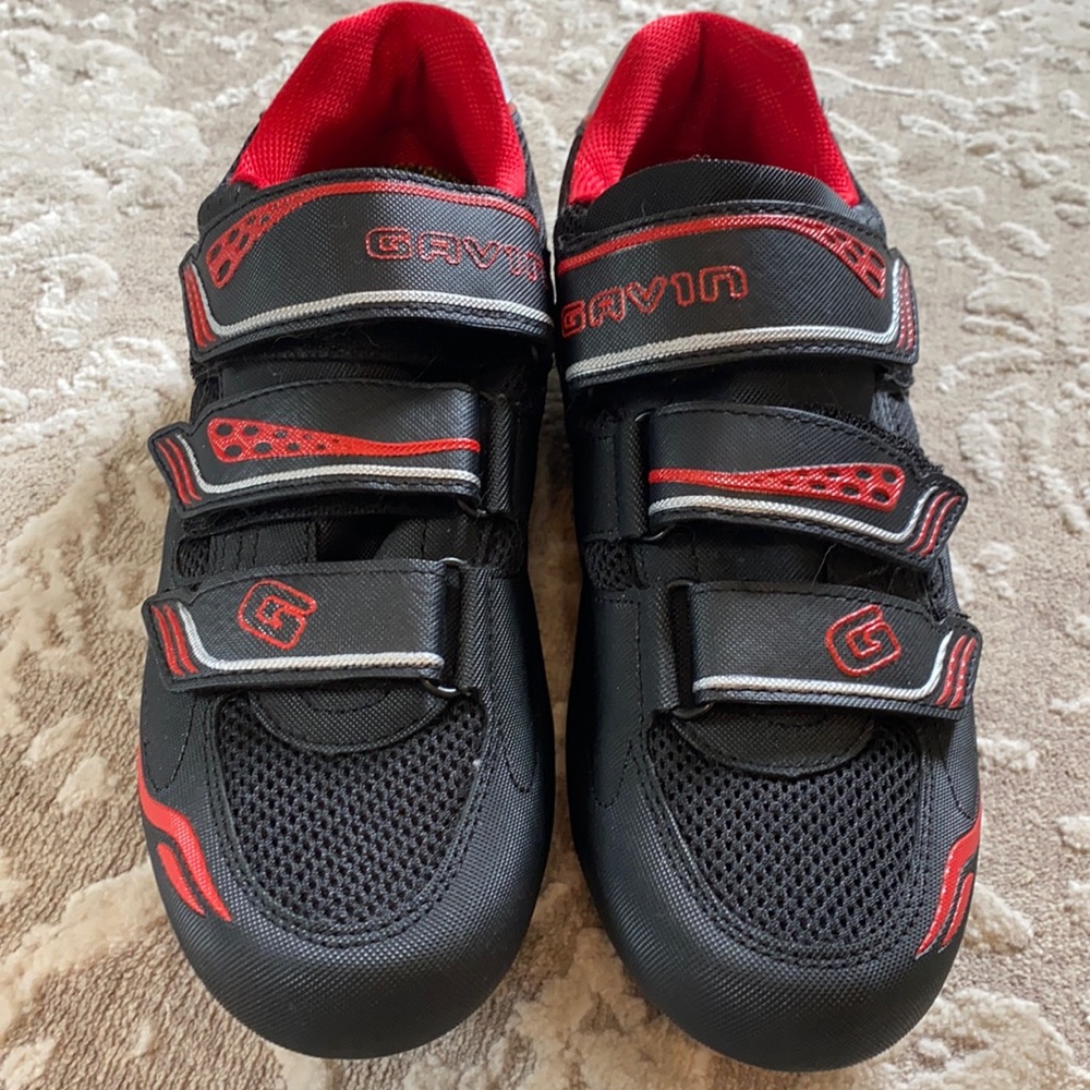Mens Spinning Shoes Size 44 - go w/ Peloton